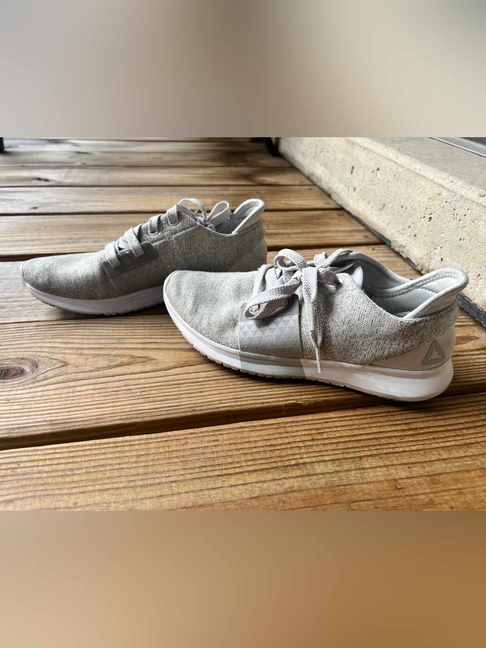 Reebok 6 1/2 Light Gray Knit Athletic Sneakers - Picture 9 of 12
